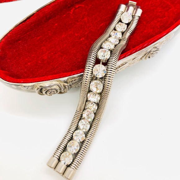 Gorgeous Vintage Crystal Bracelet UNIQUE! - Picture 8 of 13